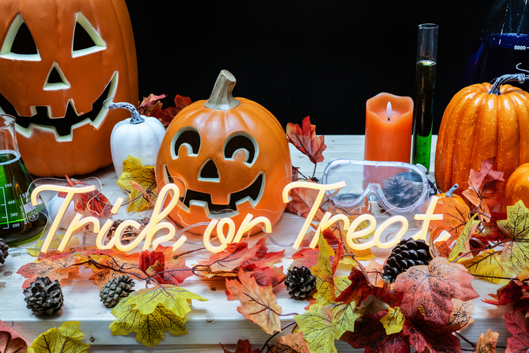 Halloween UV Pumpkin Party